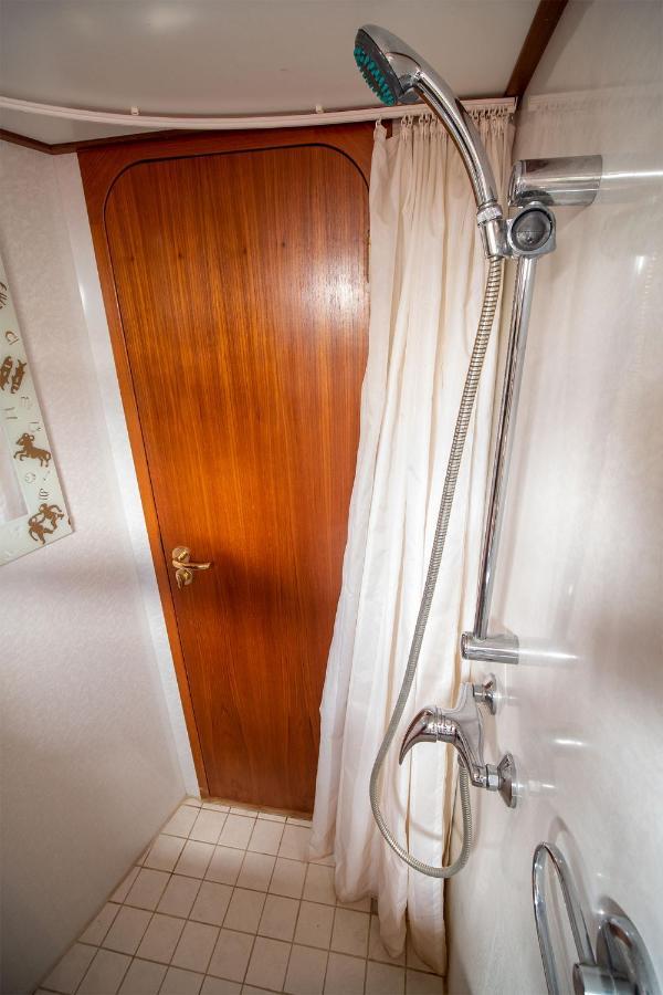 Hotel Vedette Hollandaise De 13 M Pour Sejour Insolite à Nivillac Extérieur photo